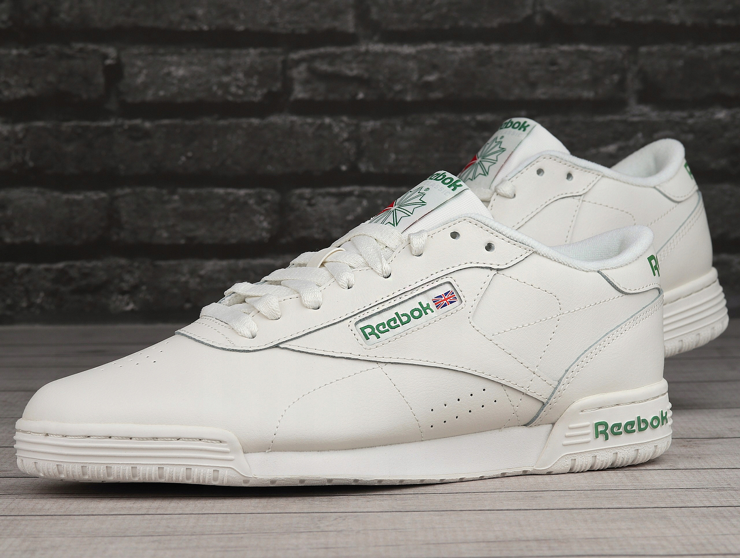 reebok reebok exofit lo clean logo chalk vector red glen green 5100.00