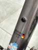24 дюйма (7-11 лет) Silverback Spyke 24 SE 2026 Gloss Moondust Metallic Grey-Gloss Red Артикул 4816026331655