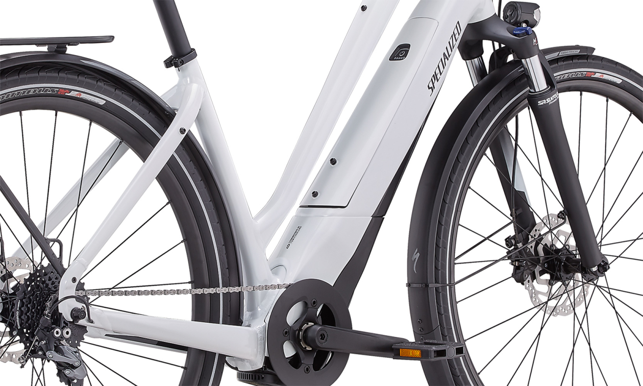 TURBO COMO - современный уровень комфорта Specialized Turbo Como 3.0 2021 Metallic White Silver/Black Артикул 