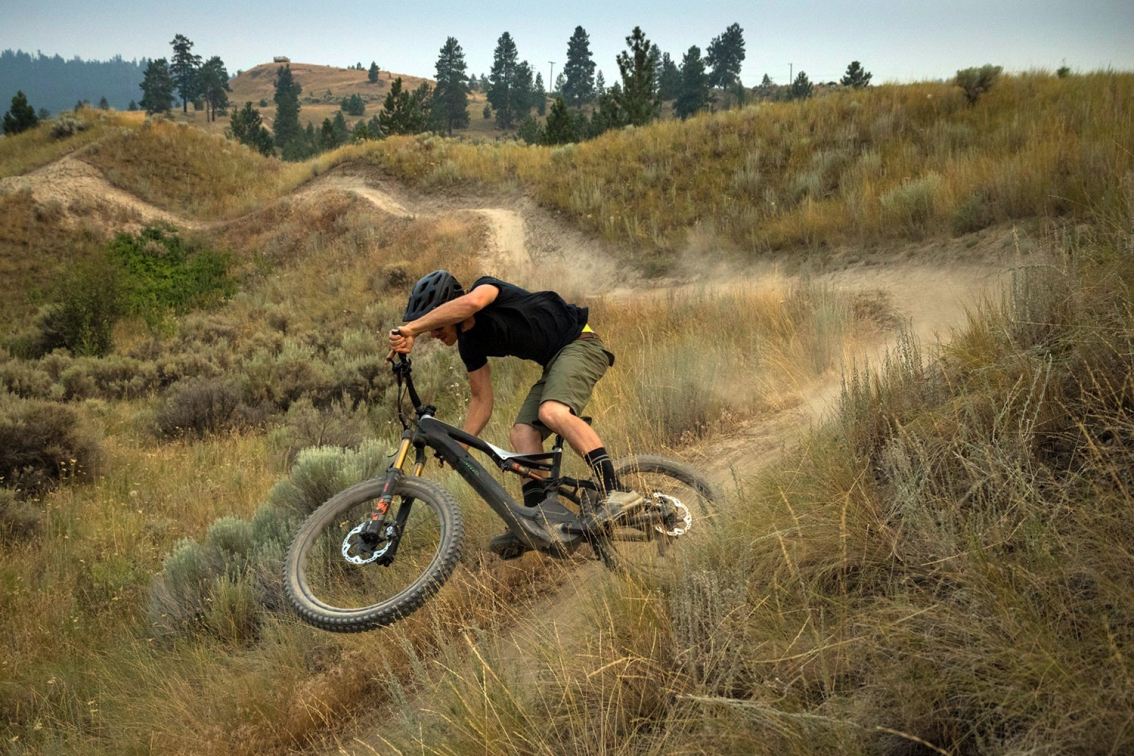 TURBO LEVO - лучшее из возможного! Specialized Turbo Levo FSR Men Comp Carbon 6Fattie 2018 Артикул 95218-5903, 95218-5805, 95218-5802, 95218-5804, 95218-5803, 95218-5905, 95218-5904, 95218-5902