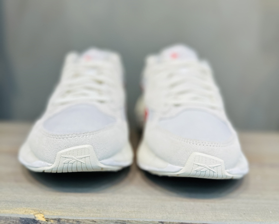 Кроссовки Кроссовки Reebok Zig Kinetica 2.5 Plus white/chalk/vector red Артикул GV699910.5, GV69997.5, GV69997, GV69999, GV699912, GV699910, GV699911, GV69999.5, GV69998.5, GV699911.5, GV69998
