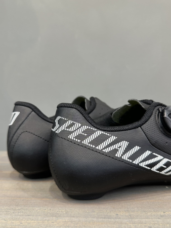 Велотуфли шоссе и триатлон Велотуфли Road Specialized Torch 1.0 Black Артикул 61020-5149, 61020-5147, 61020-5136, 61020-5148, 61020-5144, 61020-5137, 61020-5139, 61020-5142, 61020-5140, 61020-5145, 61020-5143, 61020-5141, 61020-5138, 61020-5146