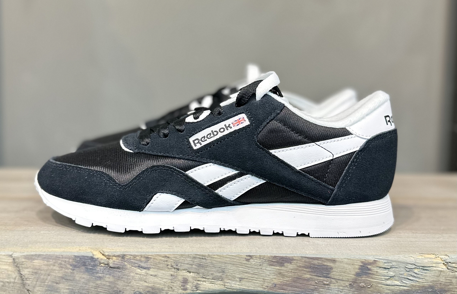 Кроссовки женские Reebok Classic Nylon black/black/white