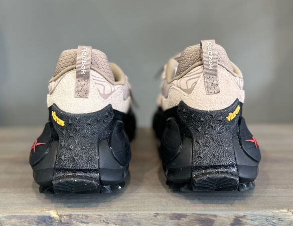 Кроссовки Кроссовки Reebok Zig Kinetica 2.5 Edge soft ecru/taupe/core black Артикул HR130110.5, HR13016.5, HR13019.5, HR130111, HR13014.5, HR13017, HR13016, HR13018.5, HR13017.5, HR130112, HR13018, HR130111.5, HR130110, HR13015.5, HR13019