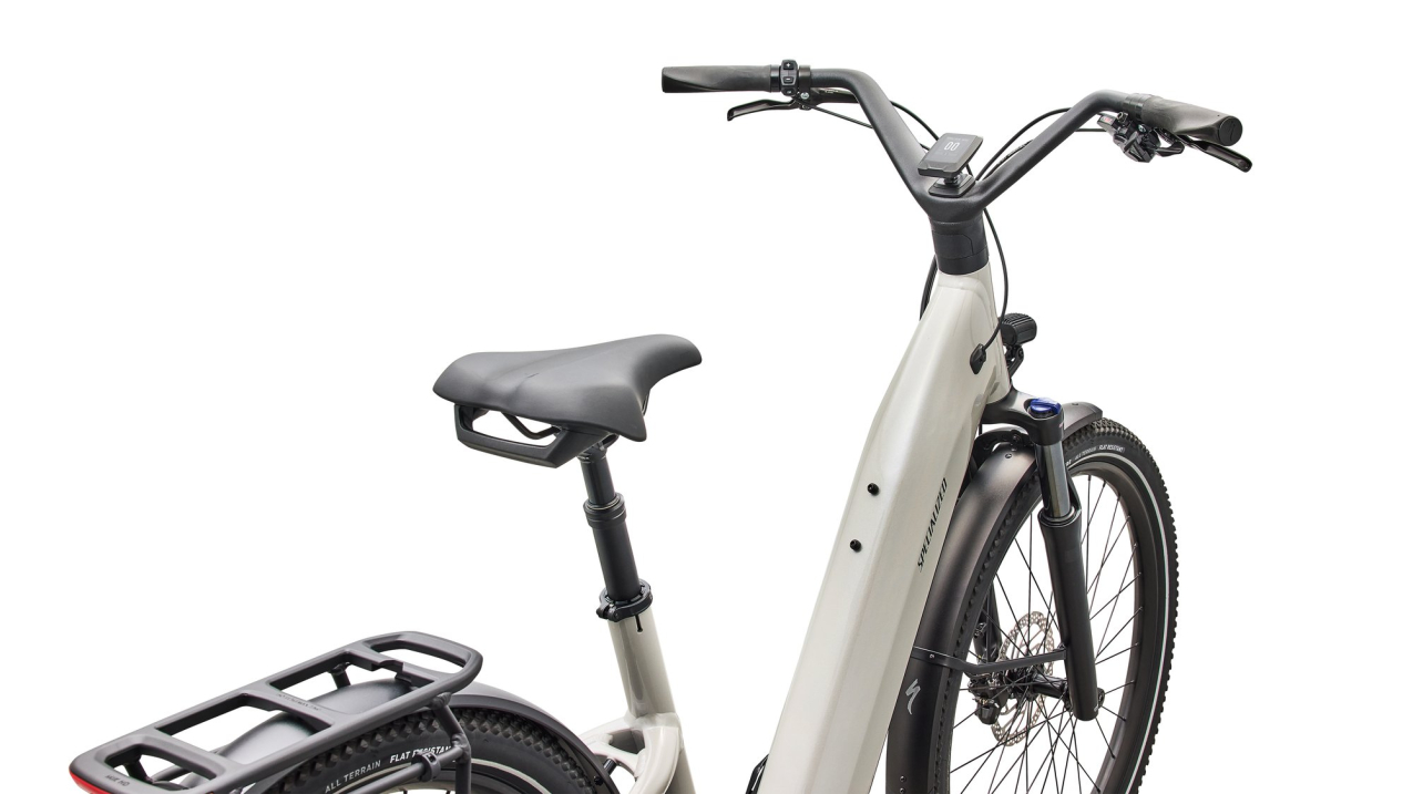 TURBO COMO - современный уровень комфорта Specialized Turbo Como 4.0 2026 Gloss Dolomite Metallic Артикул 90426-5303, 90426-5302, 90426-5304