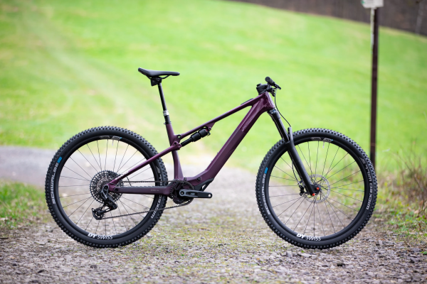 Superior iXF 9.8 2024 Matte Carbon Berry